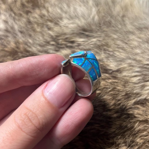 Vintage sterling silver blue and green opal inlay bypass ring - Picture 4 of 4